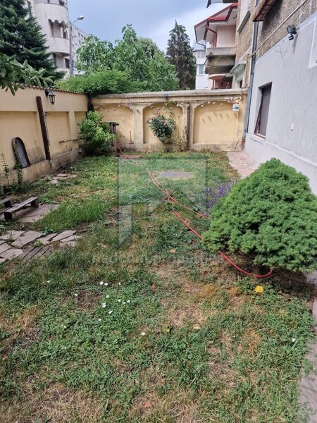 Teiul Doamnei, vanzare apartament 4 camere (E1+M) in vila (S+P+E1+M)